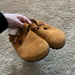 Birkenstock Clogs in Mink